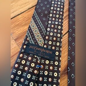 Yves Saint Laurent 100% Silk Men’s Neck Tie Geometric Design Brown 57”x 3”